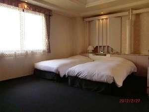 【デラックスツイン】大きなお部屋。落ち着いたインテリア。