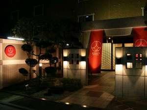 正面玄関(夜)