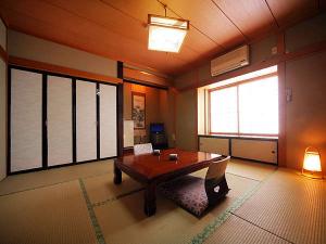 本館・山吹の花　和室8畳・トイレ・洗面付