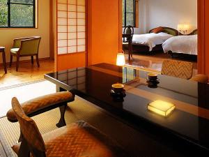 和洋室「朱花」ご家族、お友達同士の方にピッタリのお部屋です！