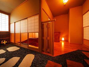 離れ風の造りの「萌黄」　正面の部屋は冬は掘り炬燵になります。