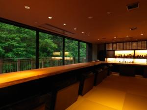 カフェ＆バー[アペ]／ラウンジの一角には、ゆったりとした時を過ごせる空間をご用意しております。