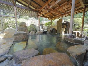 露天風呂『巌の湯』開放感に浸りながら、入浴をお楽しみ頂けます。