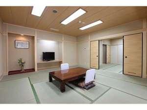 リニューアルされた西館３Ｆ和室例12.5帖＋6帖タイプ。