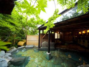 【弁天の湯】天草砥石を敷き詰めた女性用大浴場