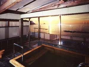まんてんの湯（夏場）いつもより早起きして貸切風呂で日の出を見ることも出来ます。