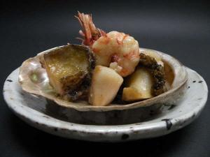 魚介焼き(アワビ、ボタン海老、帆立をバターでソテー)