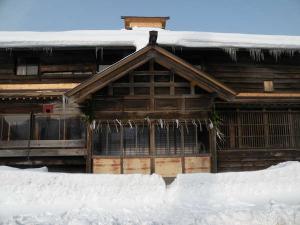 正月飾りの旧ヤマシメ番屋