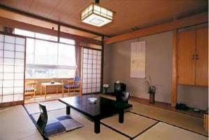和室8畳ルーム