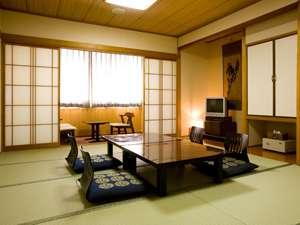 １０畳・１４畳とあります。※全室バス・トイレ付きとなります