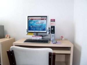 ８階　パソコンルーム　２０分１００円