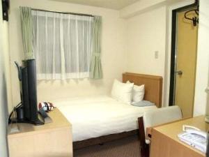 シングルＳ　（バス・トイレ付）机が狭くなります。