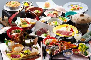 食材の宝庫土佐の高知を食す！土佐の逸品会席(春編)伊勢海老の姿造りや黒毛和牛を味わう
