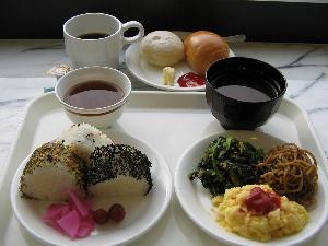 朝食無料サービスはAM７時から！