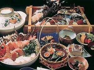 伊豆近海で獲れた新鮮な魚介類が中心のヘルシ-な会席料理