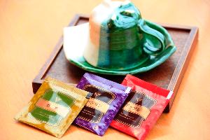 【無料】紅茶＆煎茶のセット（全てのお部屋にご用意しております）お部屋でほっと一息ついてください。