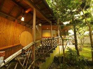 新館「詩季亭」への入口