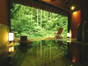 新館「詩季亭」専用貸切露天風呂「山水」