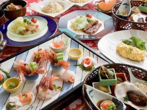 【泉彩御膳】素材の良さを知り尽くした料理人が、一番美味しい調理法でご提供いたします。