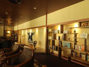 図書コーナー／特別な場所・阿寒の土地の記憶をたどるなら、こちらです。