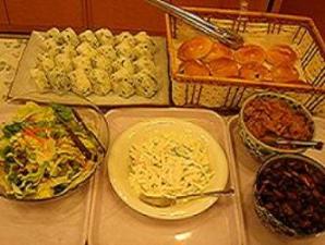 朝食は無料サービスです