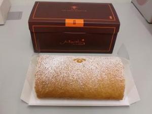 大人の上品な味。富士ロール（通のおみやげです。）