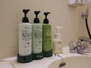 シャンプー類はDHC商品を設置しております