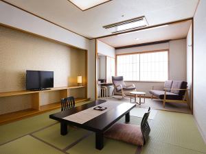 デザイナーによる快適な空間を演出！景色を楽しむ渓谷側