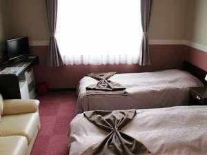 シックで落ち着いた感じの客室は旅の疲れも癒してくれます。