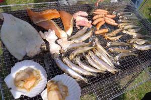自然の素材の味を楽しむ、ベランダでのバーベキュー
