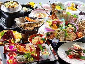〔土佐プレミアム会席〕ボリューム満点！天然鮎や黒毛和牛、カツオの藁焼きタタキに舌鼓！