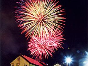 渓谷火まつりの花火は7月26日～8月16日まで毎日打ち上げます★