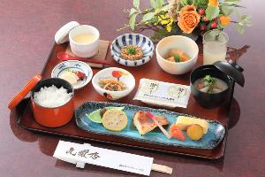 【朝食】一日の活力は朝食から！ホテル自慢の和定食です