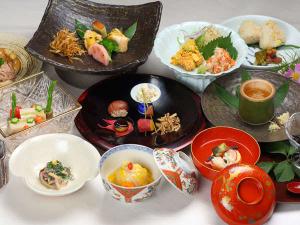 【夕食一例・秋】旬の素材を生かした夕食は月替わりでご用意いたします