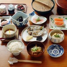 朝食時間　7：30，8：00，8：30で承っております。