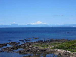 佐島マリーナから見える初夏の富士山
