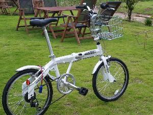 れんたる自転車　６段変速ギア付のかわいい自転車。重量も軽くて女性に楽に扱えます