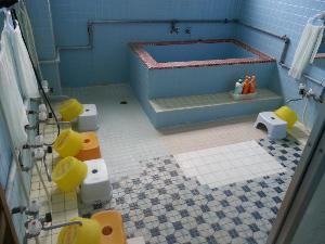 最大６名様でご利用頂けるお風呂。ご家族連れの皆様などにはとても重宝します