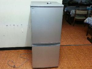 お客様が共同で使える貸し冷蔵庫も１階に１台御座います。