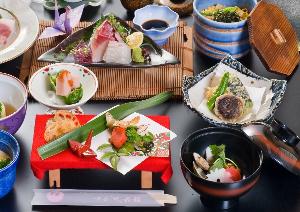 お刺身・焼き物・蒸し物などの付いた懐石Ａ