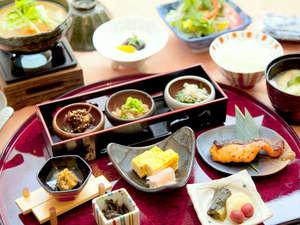 朝から元気になる朝食。体に美味しい活力をどうぞ！