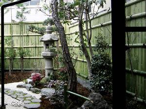 紫野　しおん庵の庭
