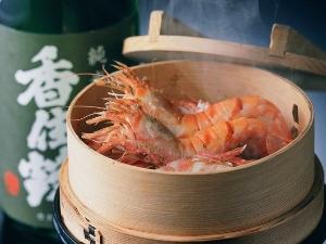 春・桜えびの酒蒸し・・エビ本来の甘みを地酒が引き出す