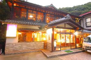 創業４００余年を誇る純和風旅館