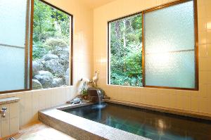 大山の湧水を沸かしたお風呂（阿夫利の湯）