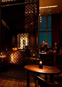 Andaz Tavern