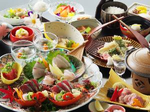 飛び切り新鮮な『トロ鰹のタタキ』を食す！はちきん地鶏の陶板焼、金目鯛の中華風餡かけ付き『秋華コース』