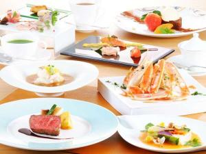 かにと但馬牛熟成肉を味わう