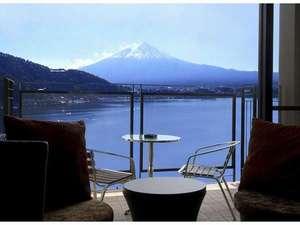 客室テラスより見る富士山