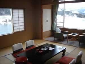 阿賀野川に面した角部屋は人気